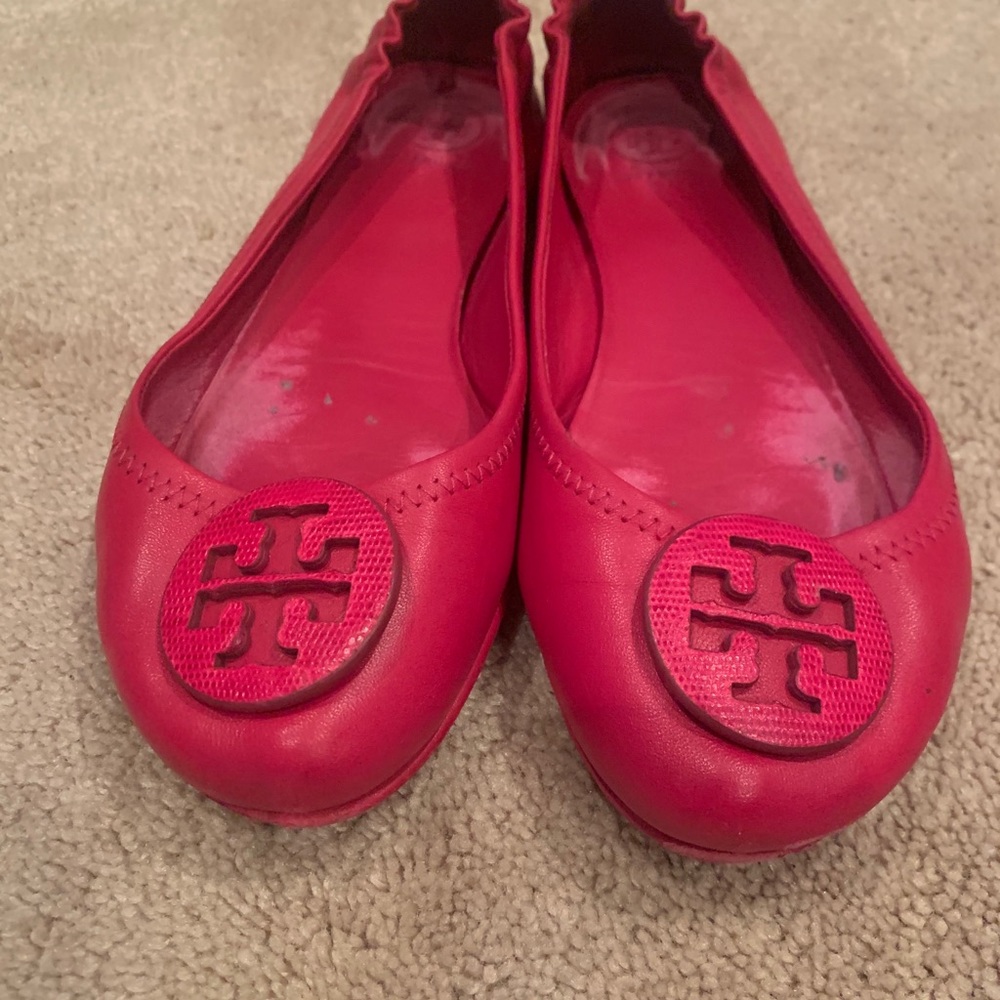 Tory Burch Flats in hot pink